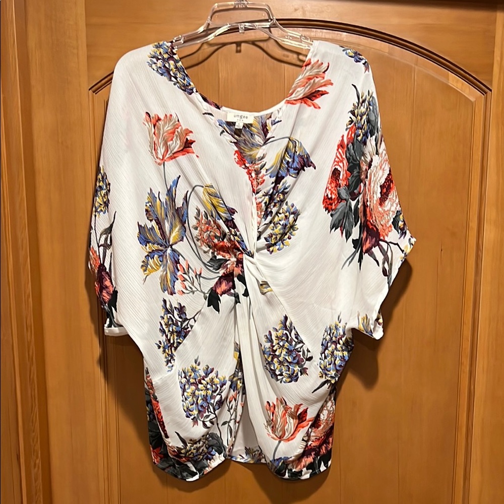 Umgee White and Red Dolman Sleeve Blouse